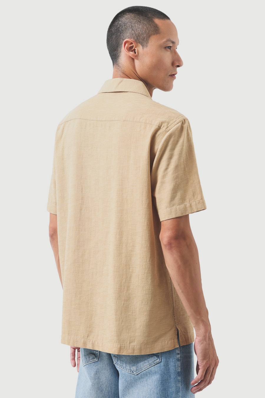 Camisa Manga Curta Regular Flamê Jacquard Caqui — foto 4 de 7