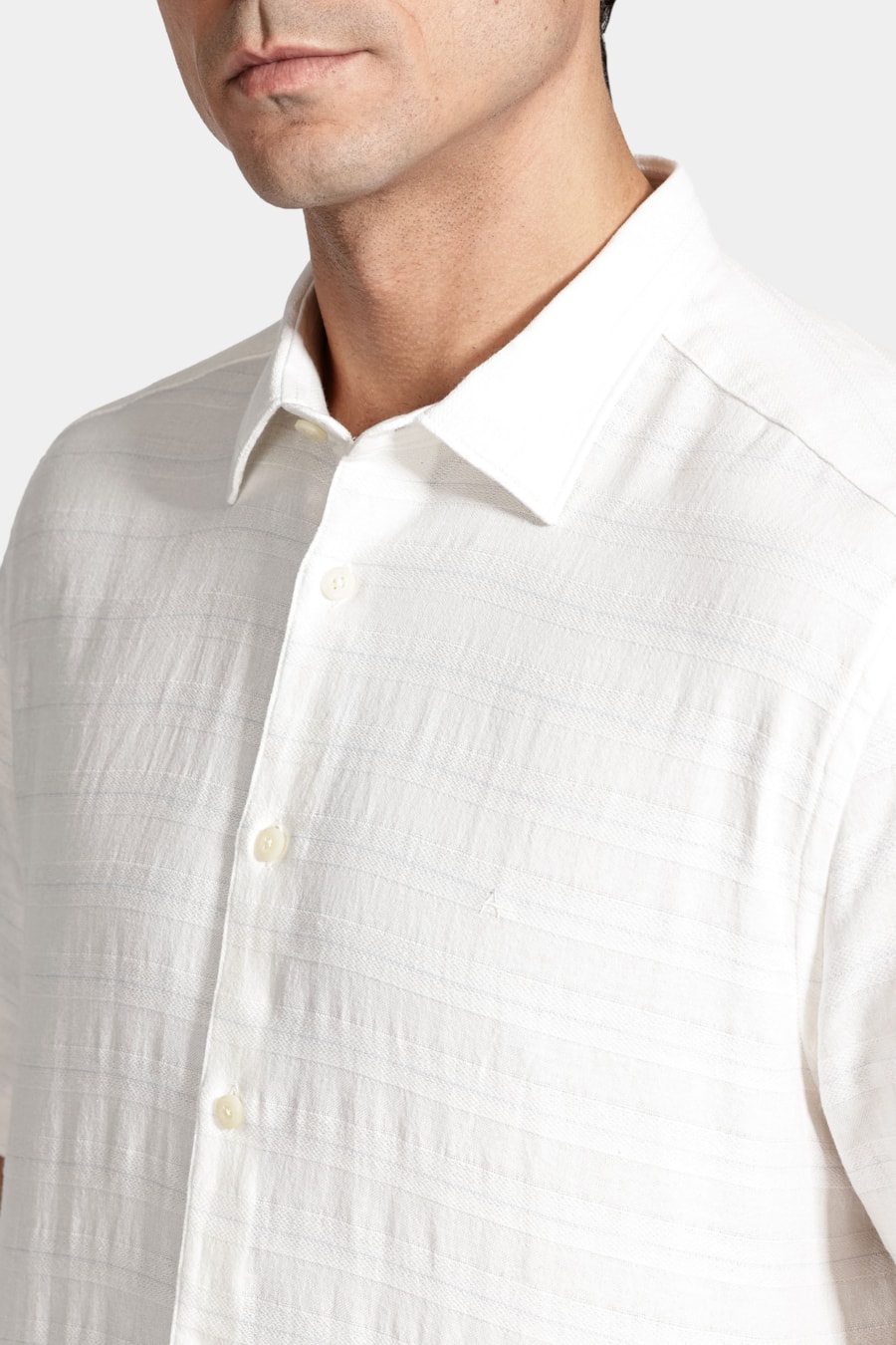 Camisa Manga Curta Regular Flamê Listrado Off White/Azul Claro — foto 3 de 6