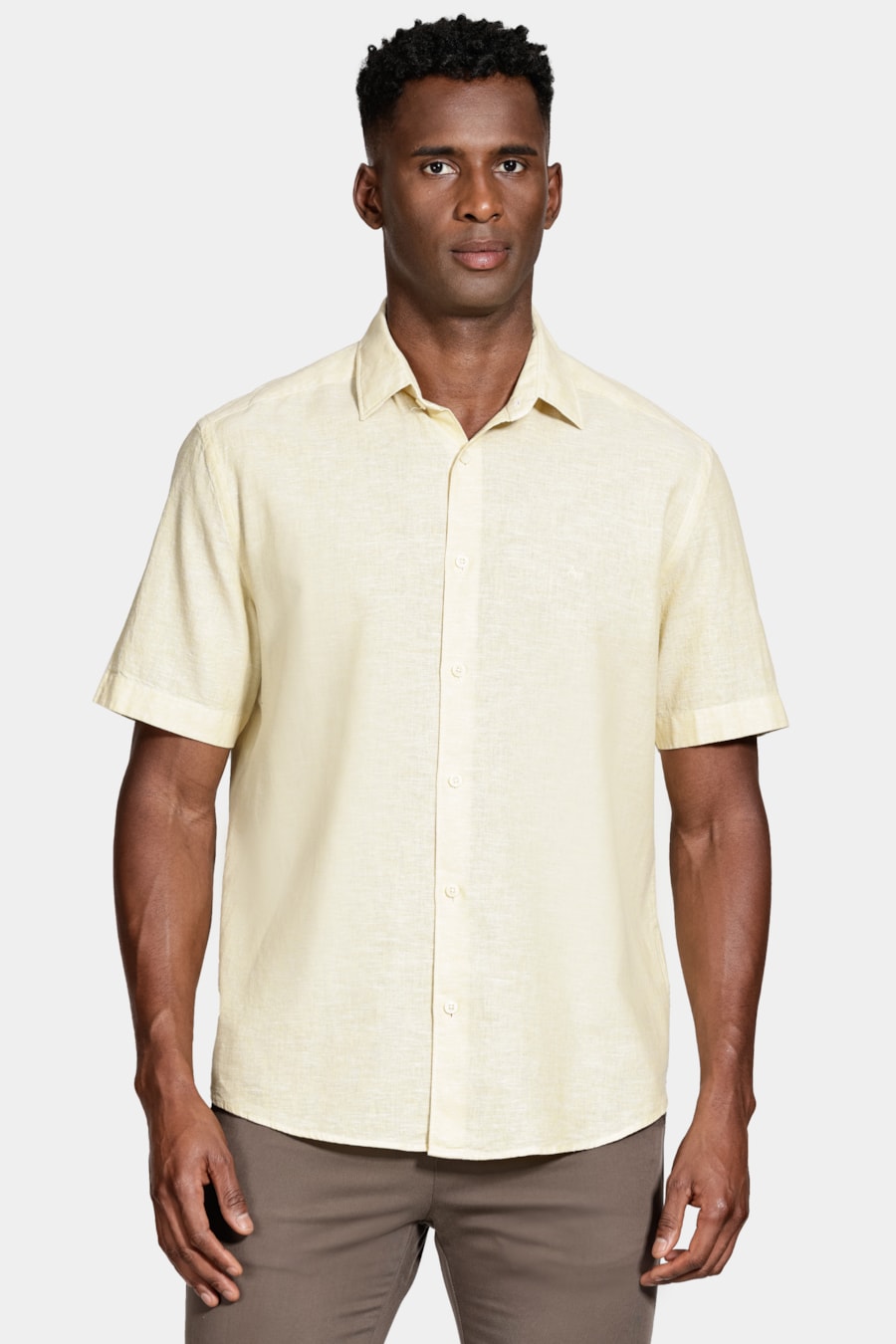Camisa Manga Curta Regular Linho Algodão Amarelo — foto 1 de 6