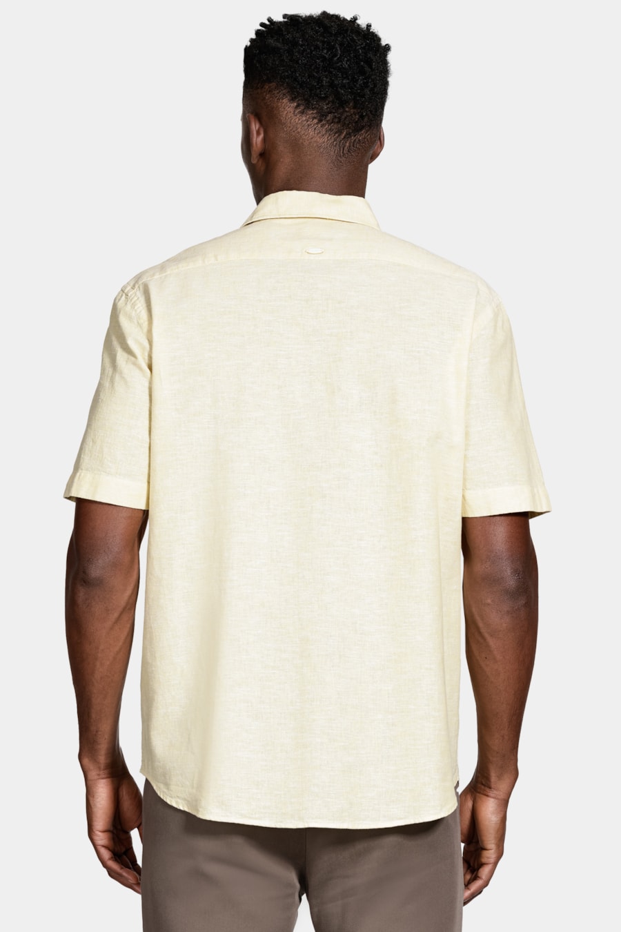 Camisa Manga Curta Regular Linho Algodão Amarelo — foto 4 de 6