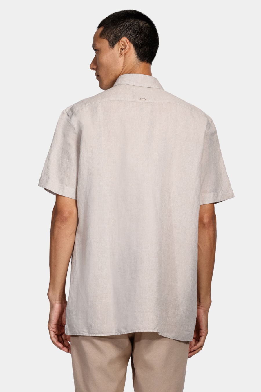 Camisa Manga Curta Regular Linho Algodão Martinelli Cáqui — foto 4 de 5