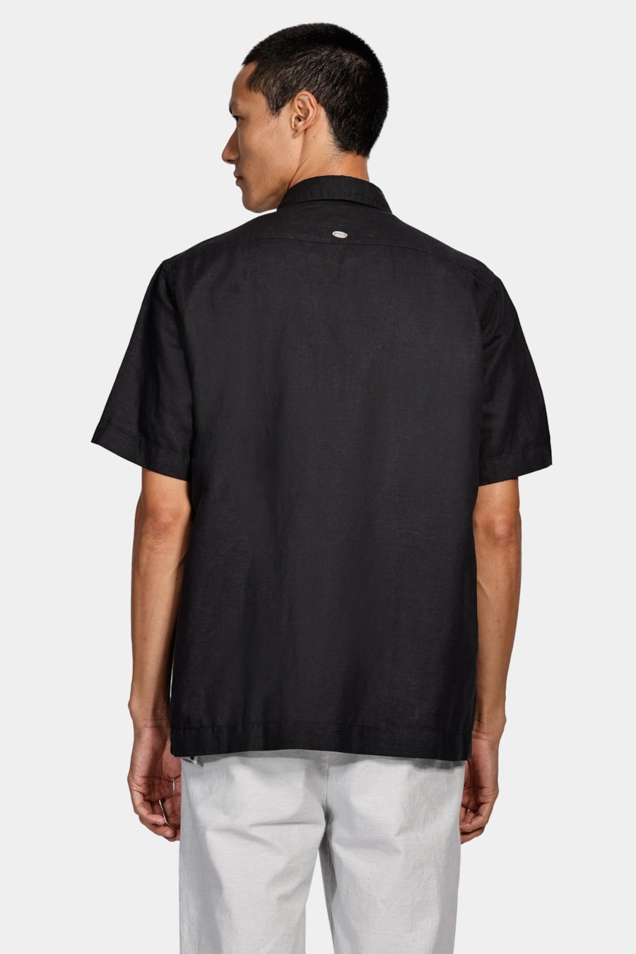 Camisa Manga Curta Regular Linho Algodão Martinelli Preto — foto 4 de 5