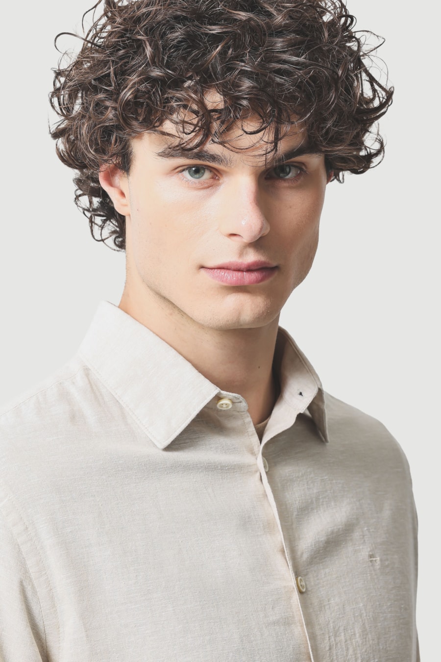Camisa Manga Curta Regular Linho Algodao Surat Caqui — foto 3 de 6