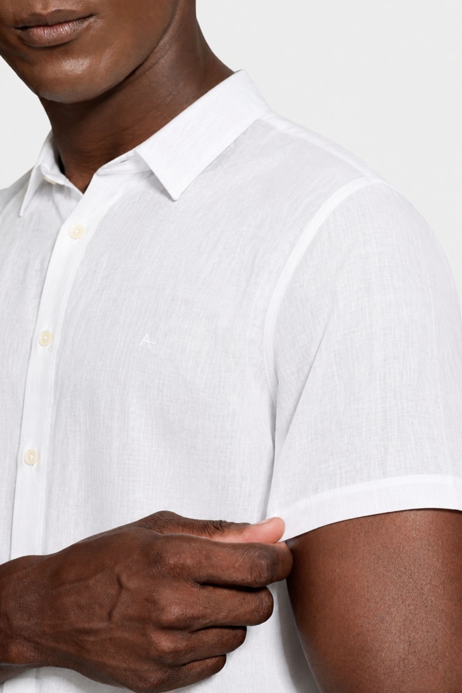 Camisa Manga Curta Regular Linho Martinelli Branco — foto 3 de 5