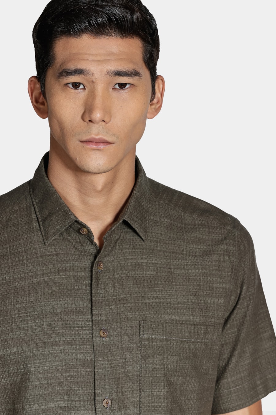 Camisa Manga Curta Regular Maquinetada Flamê Com Bolso Verde Militar — foto 3 de 5