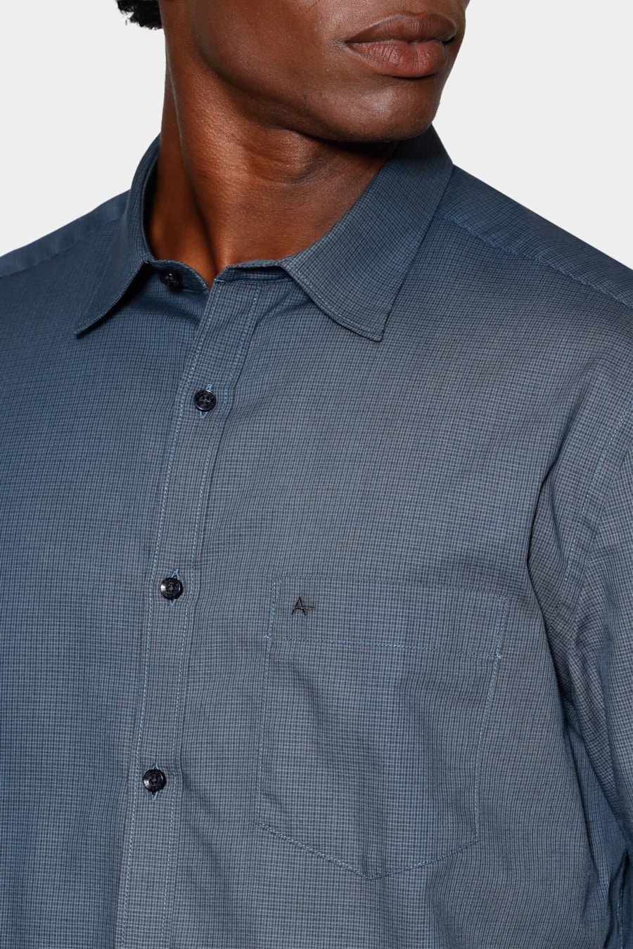 Camisa Manga Curta Regular Micro Xadrez Bolso Marinho C/Cinza — foto 3 de 6