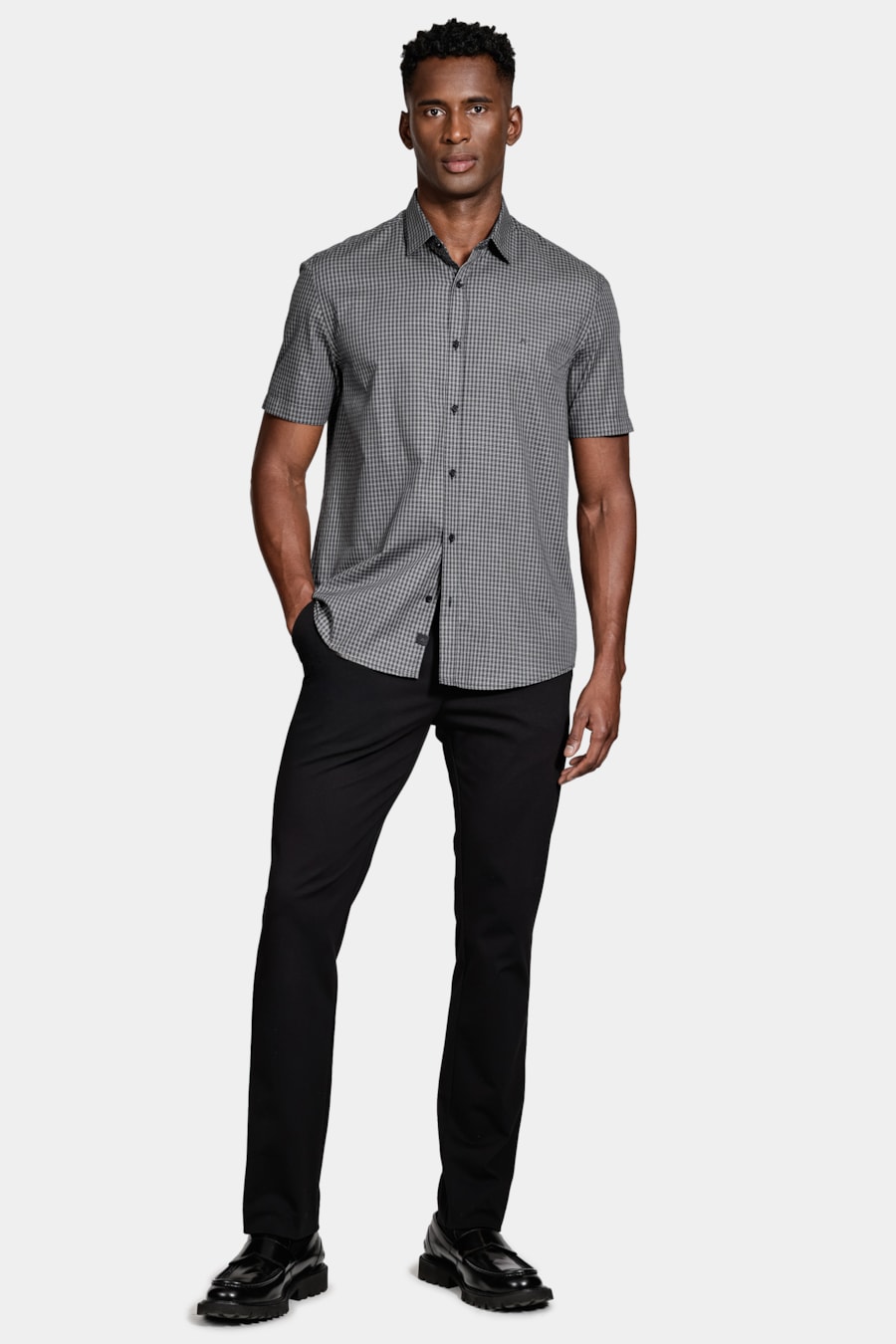 Camisa Manga Curta Regular Mini Xadrez Preto C/Cinza — foto 2 de 6
