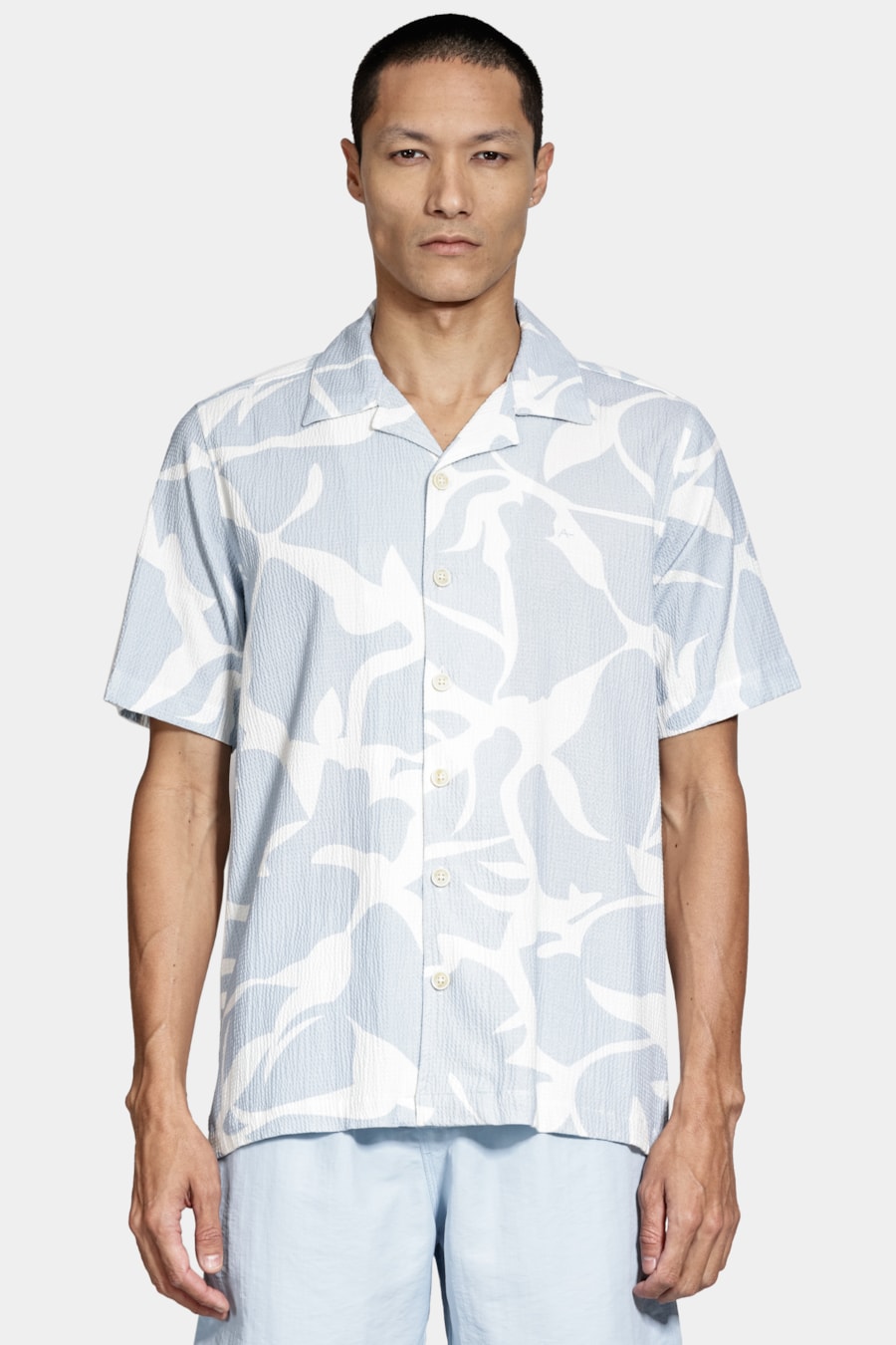 Camisa Manga Curta Regular Seersucker Estampada Azul Claro C/Branco — foto 1 de 6
