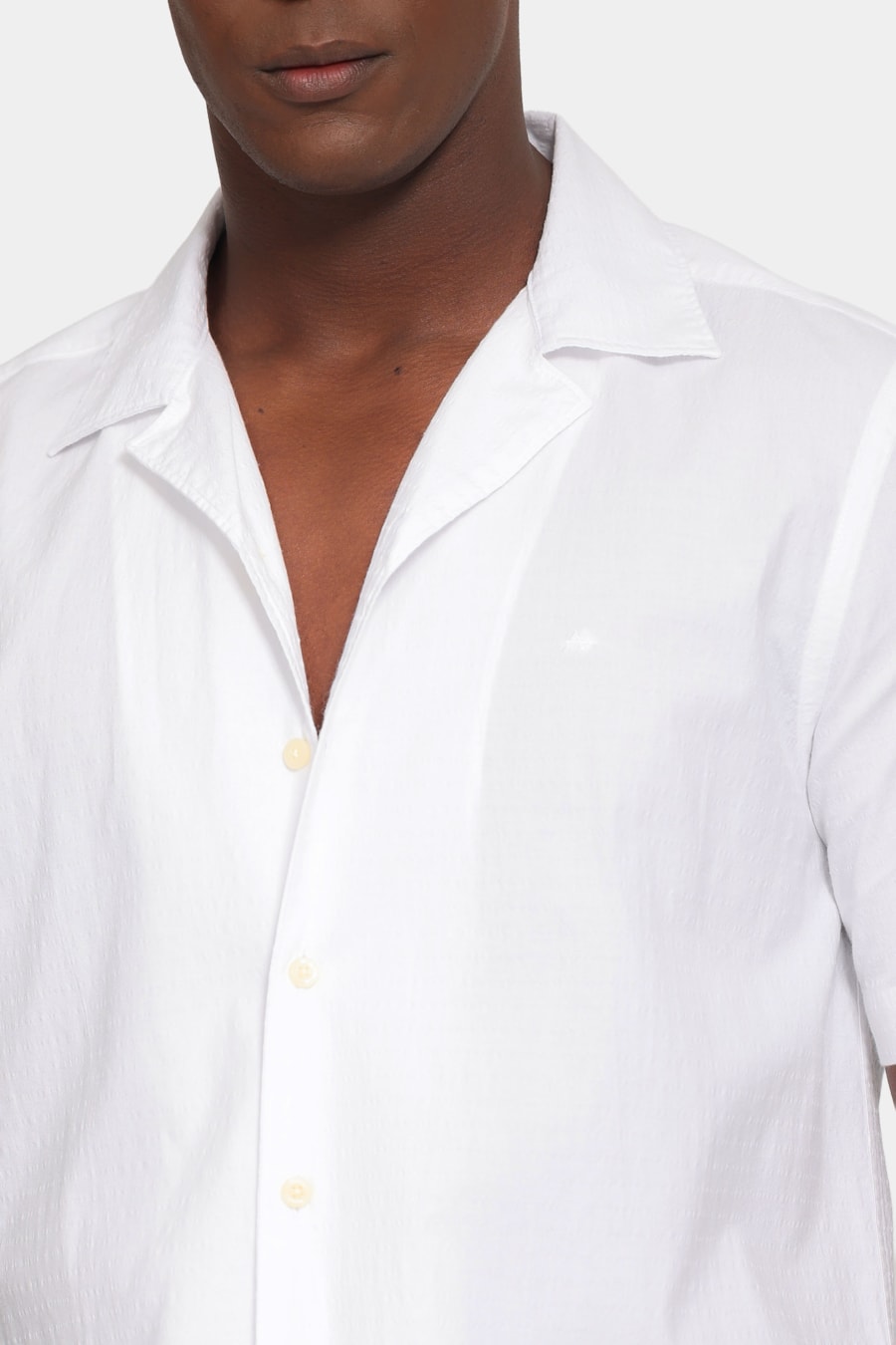 Camisa Manga Curta Regular Seersucker Lisa Branco — foto 3 de 6