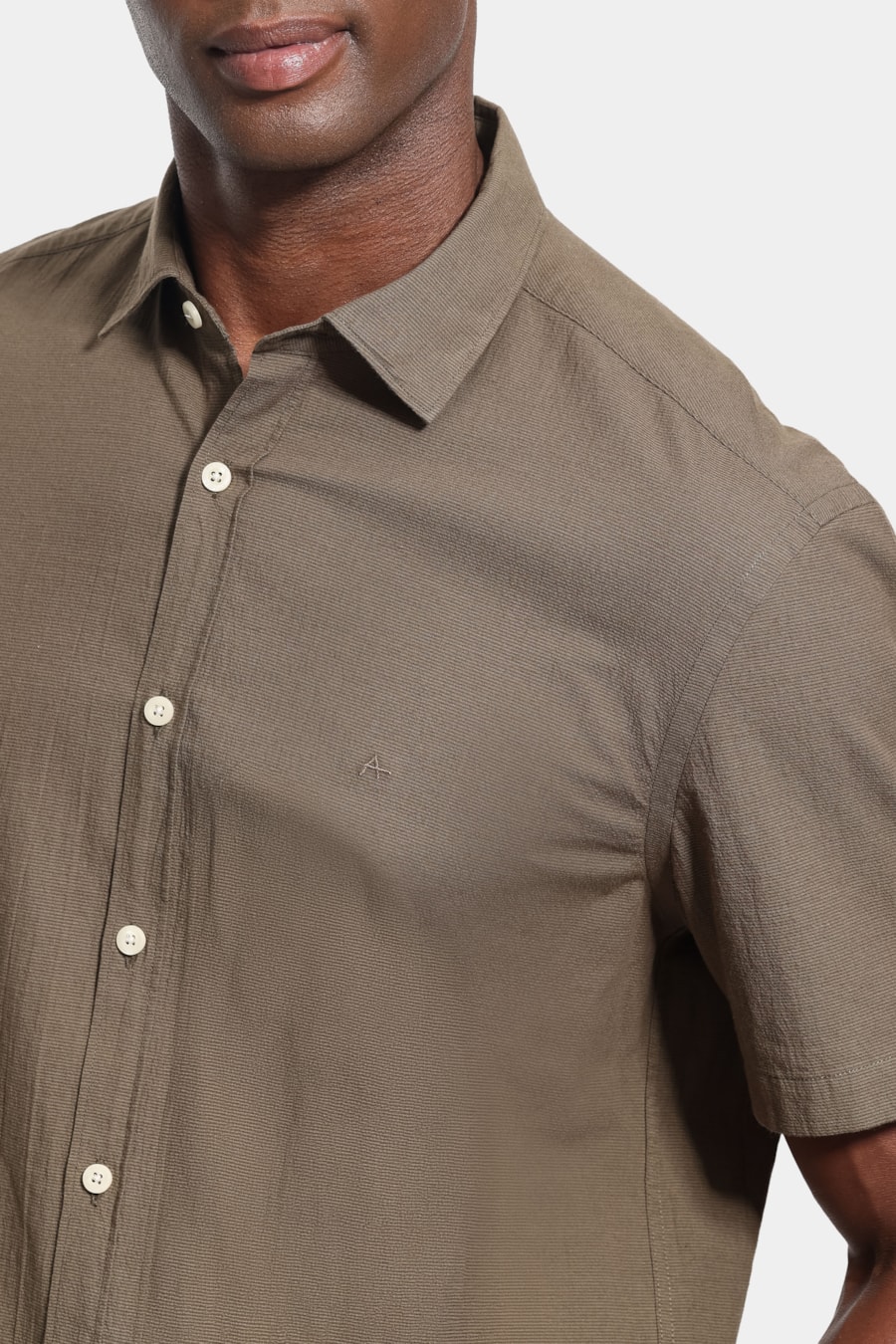 Camisa Manga Curta Regular Seersucker Lisa Verde Gris — foto 3 de 6