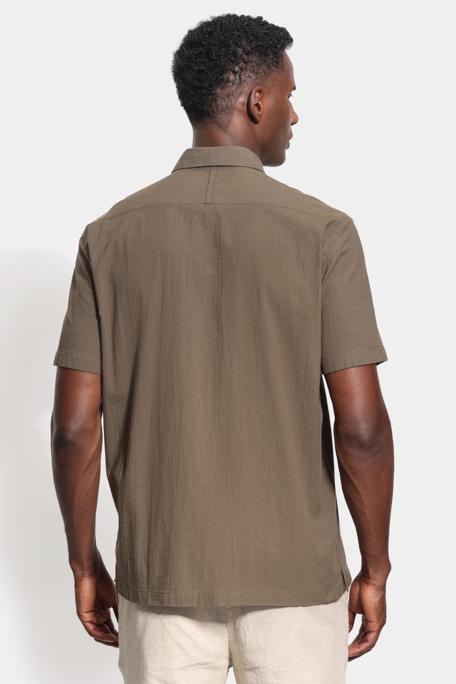 Camisa Manga Curta Regular Seersucker Lisa Verde Gris — foto 4 de 6
