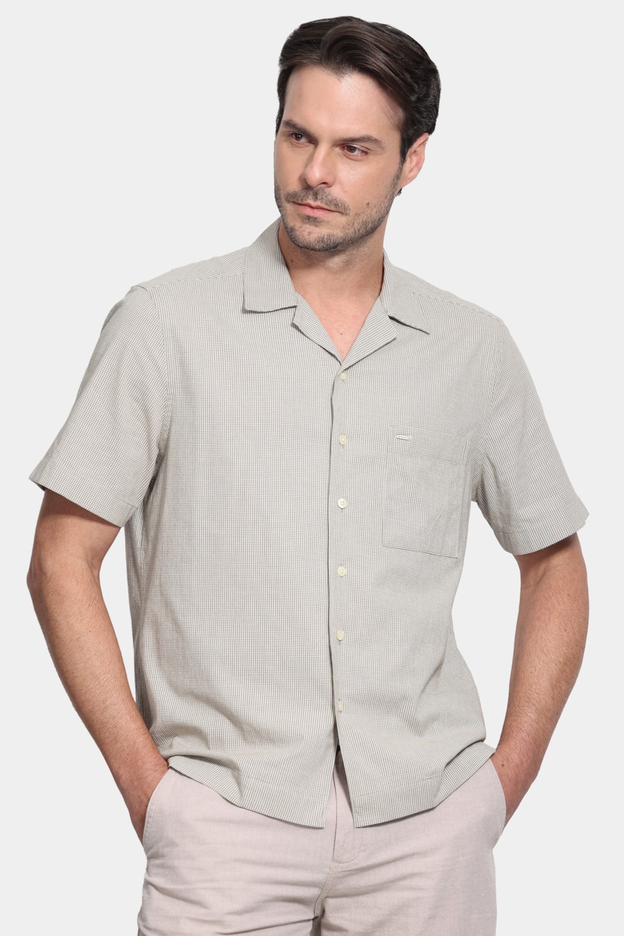 Camisa Manga Curta Regular Seersucker Micro Xadrez Branco C/Verde — foto 1 de 6