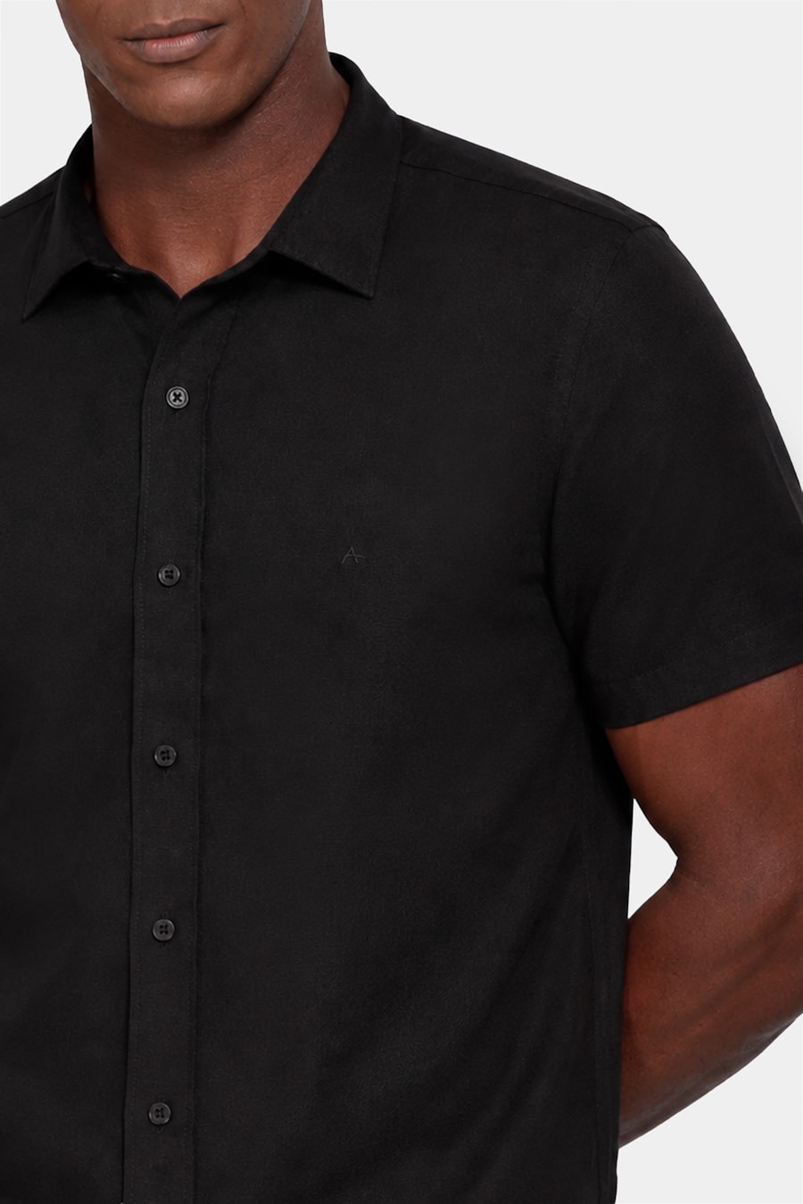  Camisa Manga Curta Regular Tencel Linho Preto — foto 3 de 5