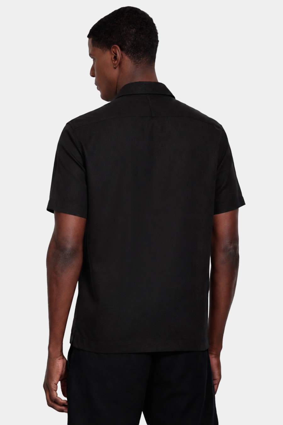  Camisa Manga Curta Regular Tencel Linho Preto — foto 4 de 5