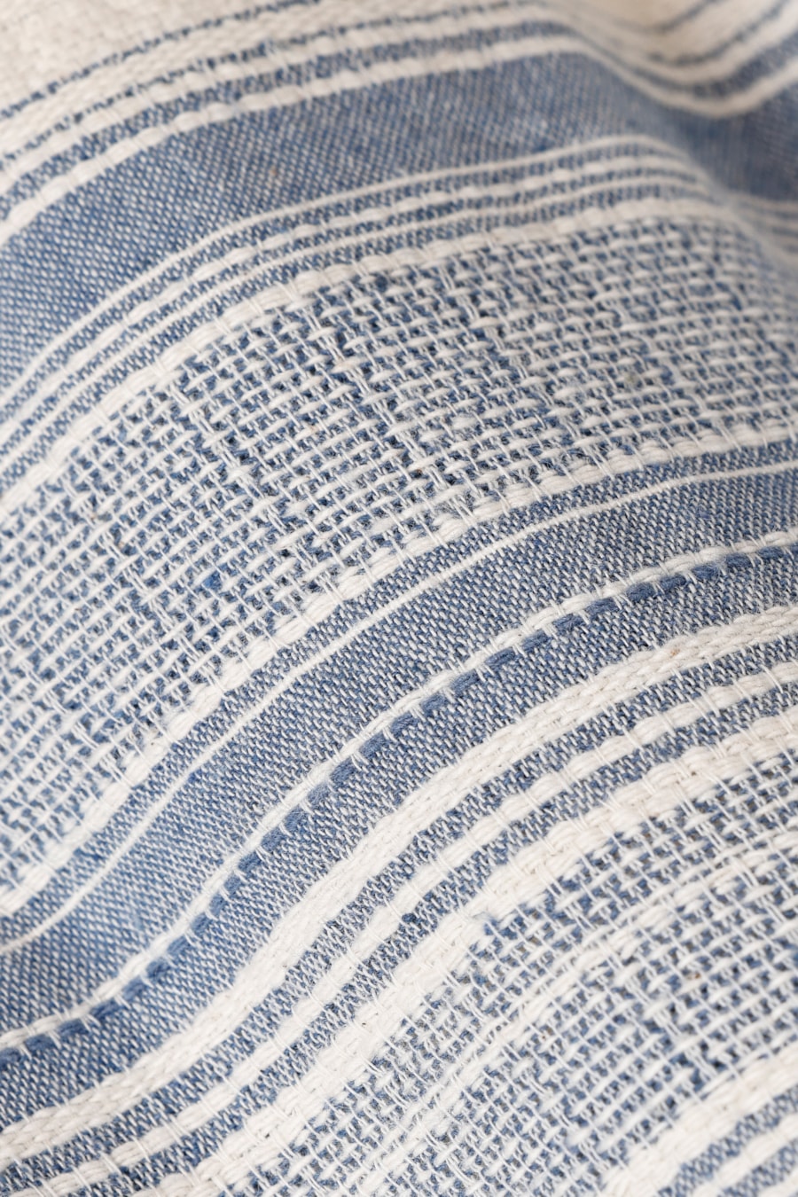 Camisa Manga Curta Regular Textura Listrada Maquinetada Natural C/ Azul — foto 6 de 6