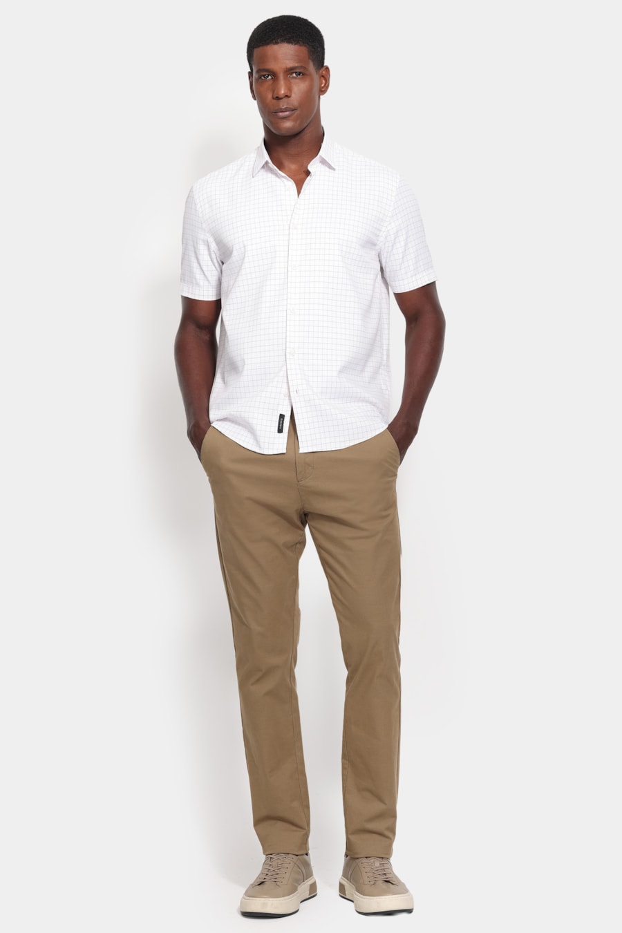 Camisa Manga Curta Regular Tricoline Mix Xadrez Branco C/Vermelho — foto 2 de 6