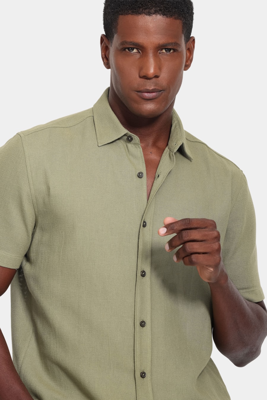 Camisa Manga Curta Regular Zurique Verde Militar — foto 3 de 6