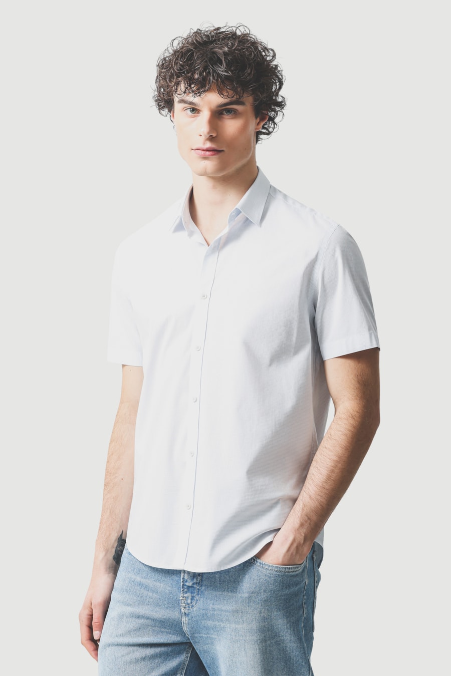 Camisa Manga Curta Slim Algodao Micro Xadrez Branco C/Azul Claro — foto 1 de 6