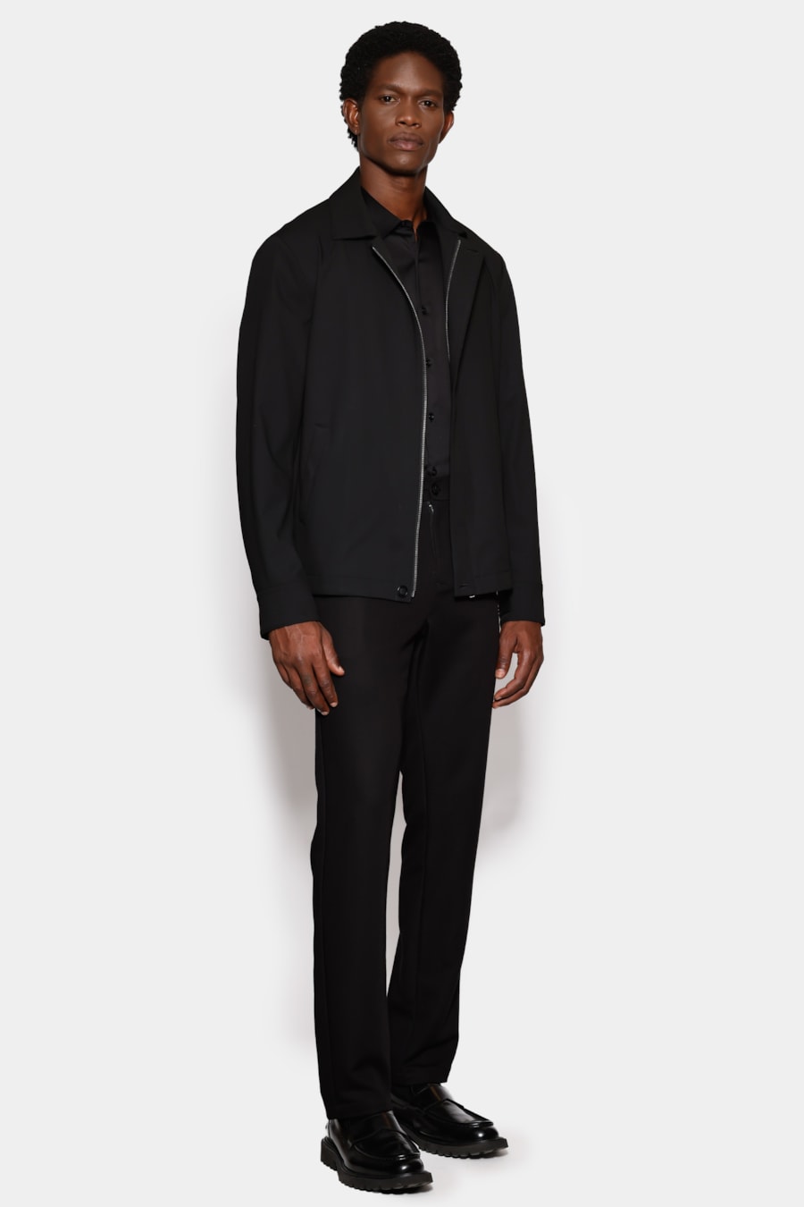 Camisa Manga Curta Slim Cetim Hudson Preto — foto 2 de 6