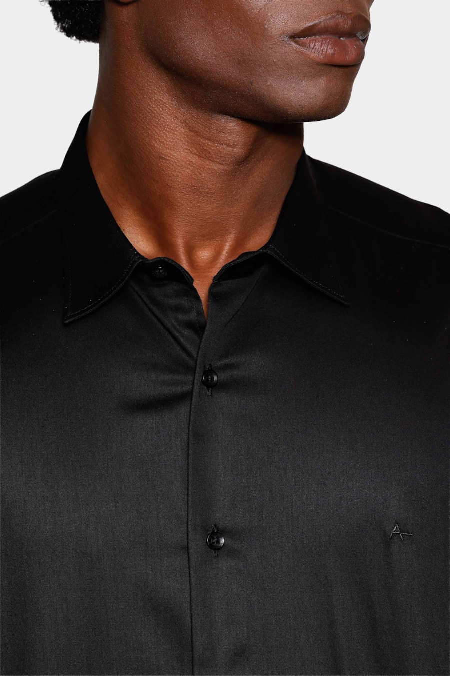 Camisa Manga Curta Slim Cetim Hudson Preto — foto 3 de 6
