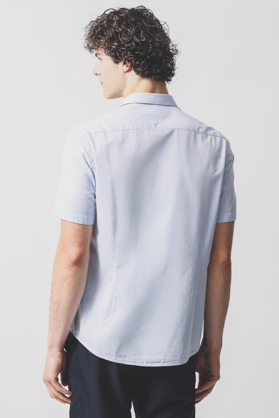 Camisa Manga Curta Slim em Algodão Willis Azul Celeste — foto 4 de 6