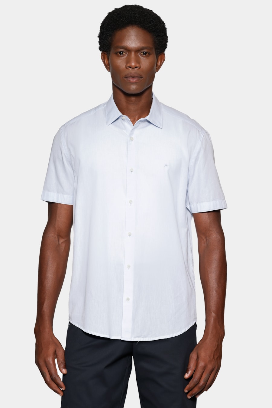 Camisa Manga Curta Slim em Algodao Willis Azul Claro — foto 1 de 6