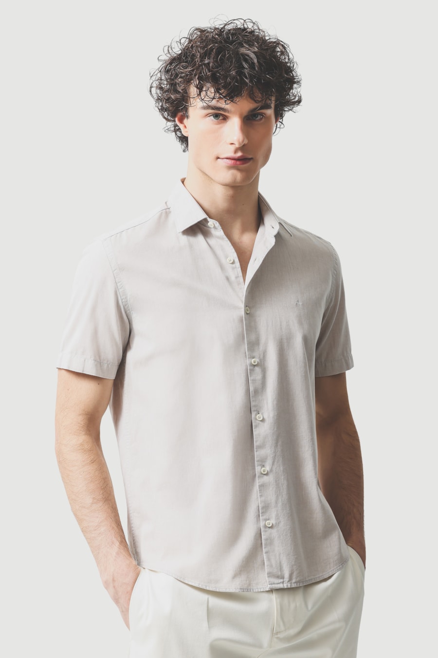Camisa Manga Curta Slim em Algodão Willis Caqui — foto 1 de 6