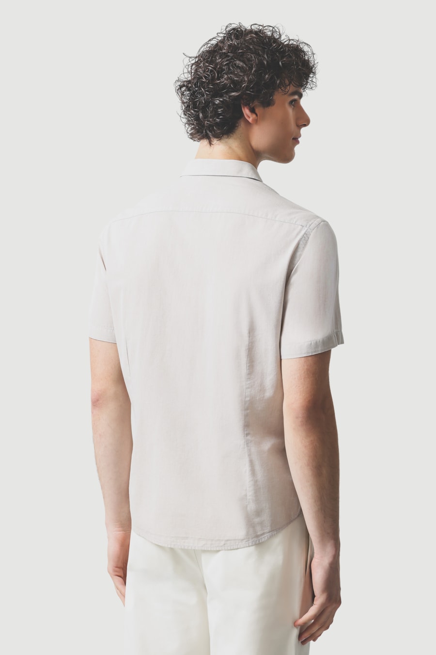 Camisa Manga Curta Slim em Algodão Willis Caqui — foto 4 de 6
