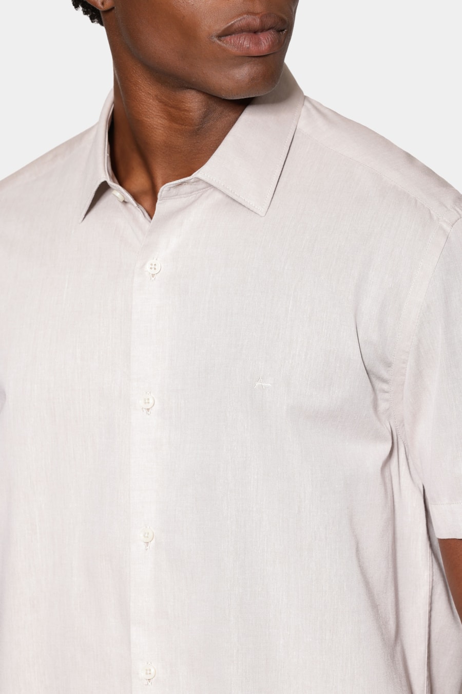 Camisa Manga Curta Slim em Algodao Willis Caqui — foto 3 de 6