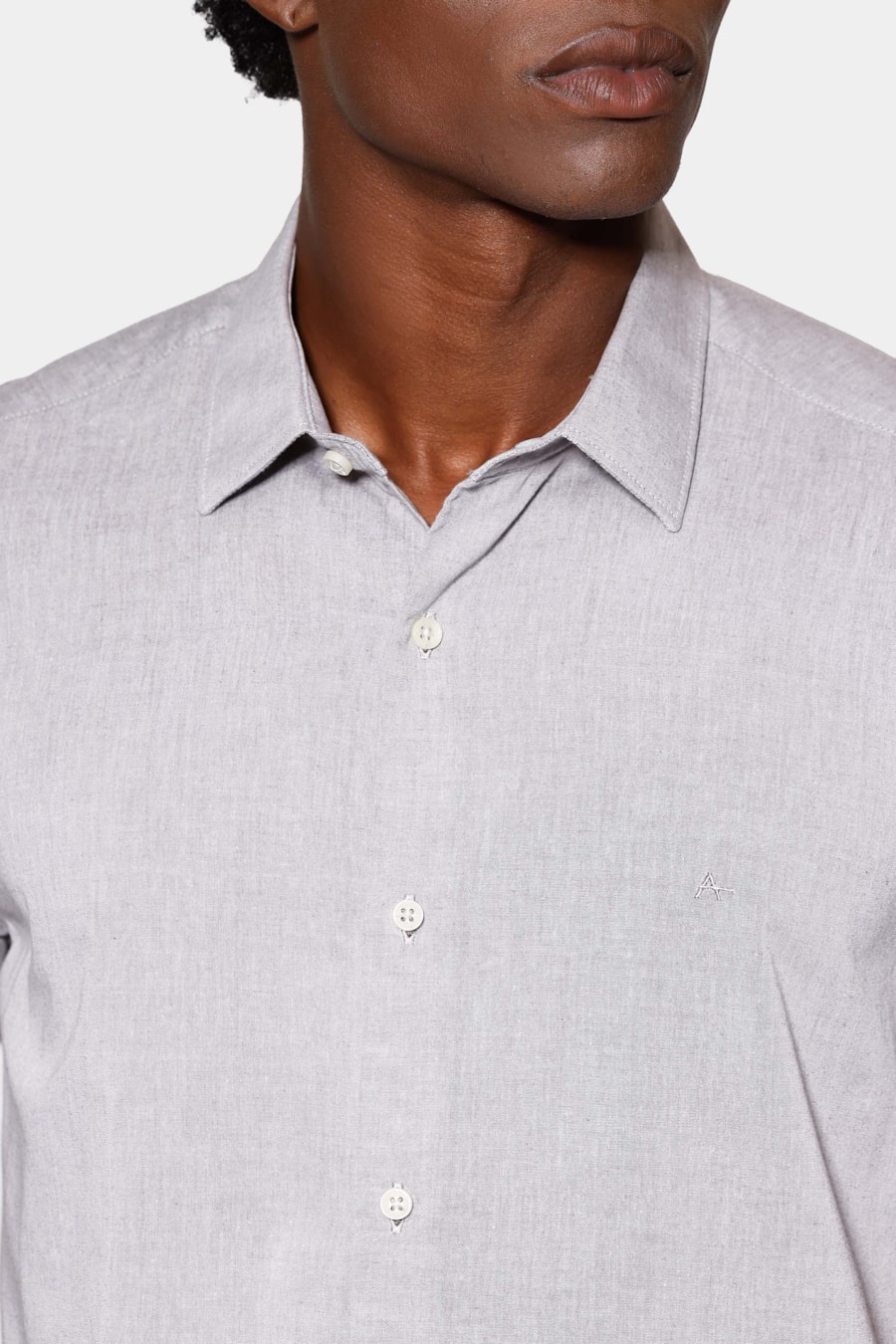 Camisa Manga Curta Slim em Algodao Willis Charuto — foto 3 de 7