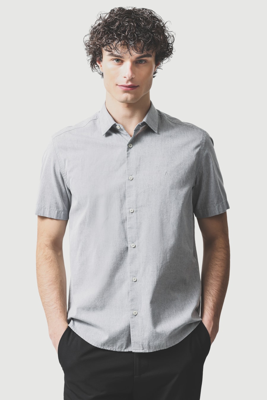 Camisa Manga Curta Slim em Algodão Willis Chumbo — foto 1 de 6