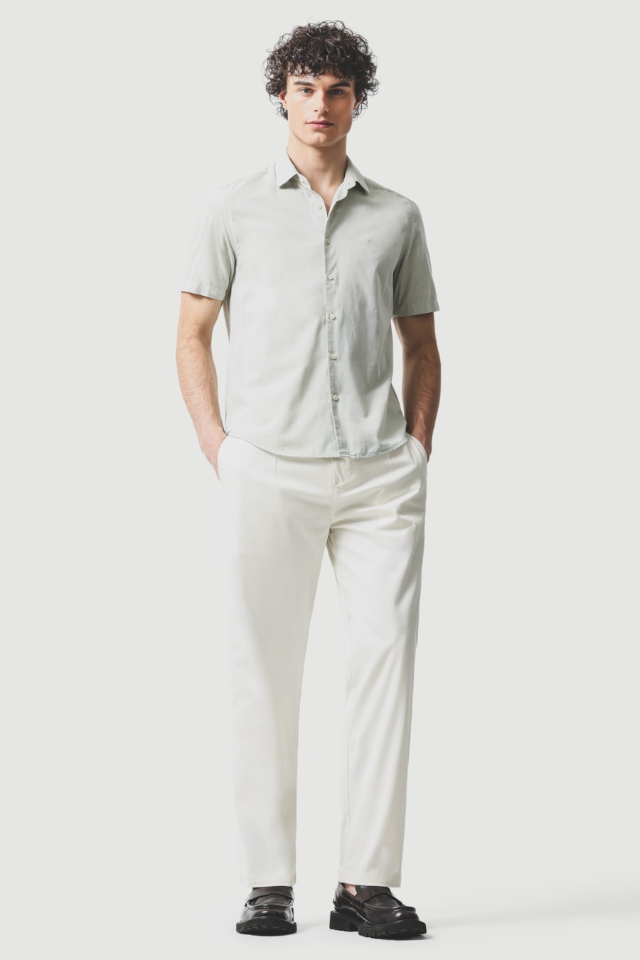 Camisa Manga Curta Slim em Algodão Willis Verde — foto 2 de 6