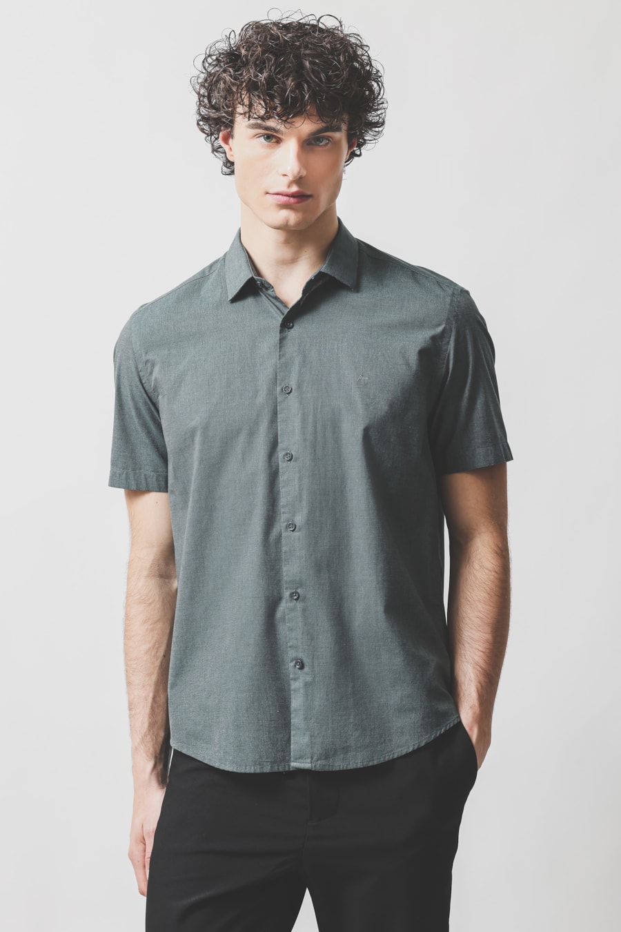 Camisa Manga Curta Slim Fil a Fil Antilia Verde Escuro — foto 1 de 6