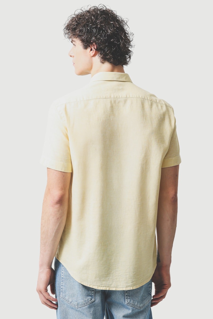 Camisa Manga Curta Slim Linho Algodao Surat Amarelo — foto 4 de 6