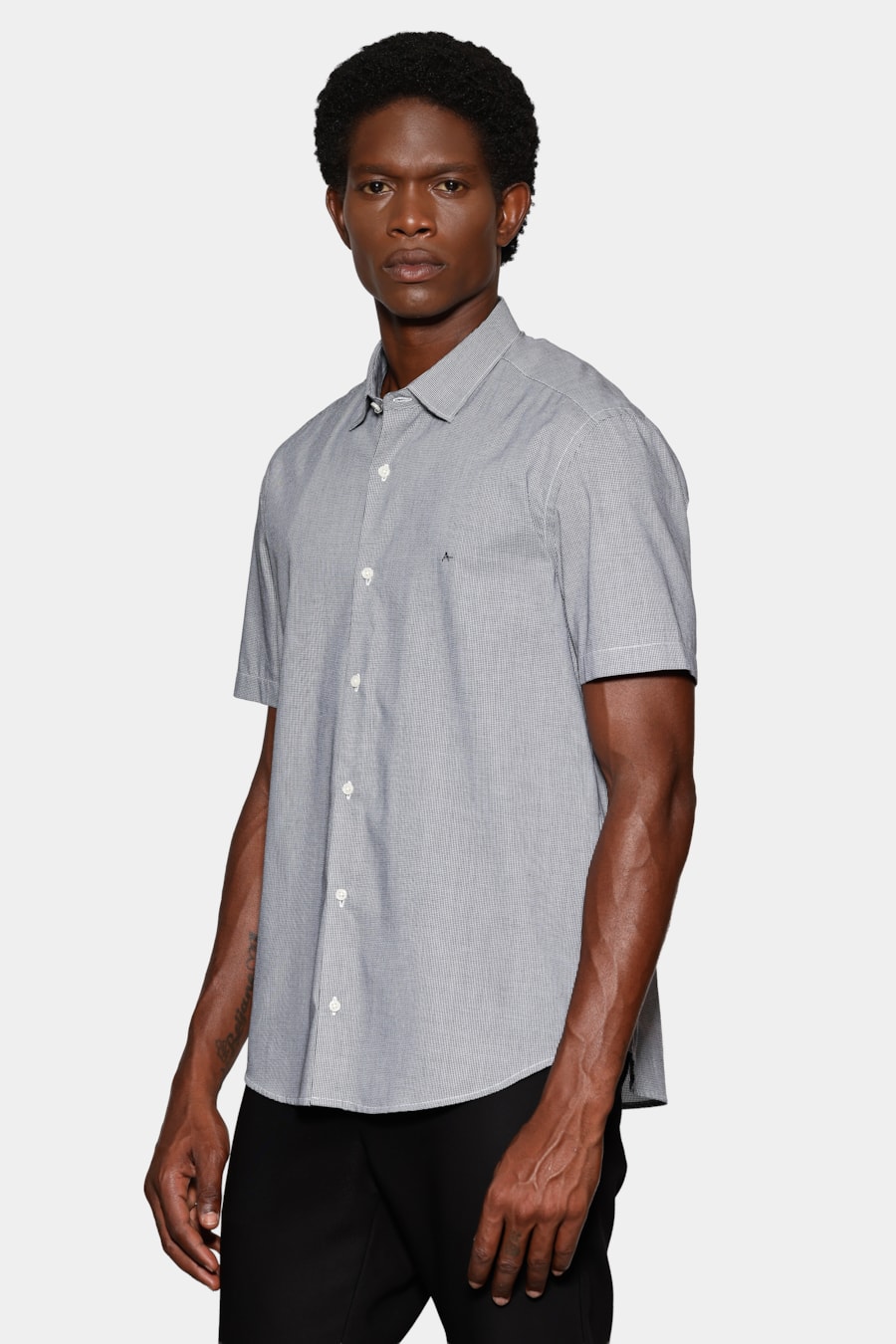 Camisa Manga Curta Slim Micro Xadrez Preto/Branco — foto 1 de 6