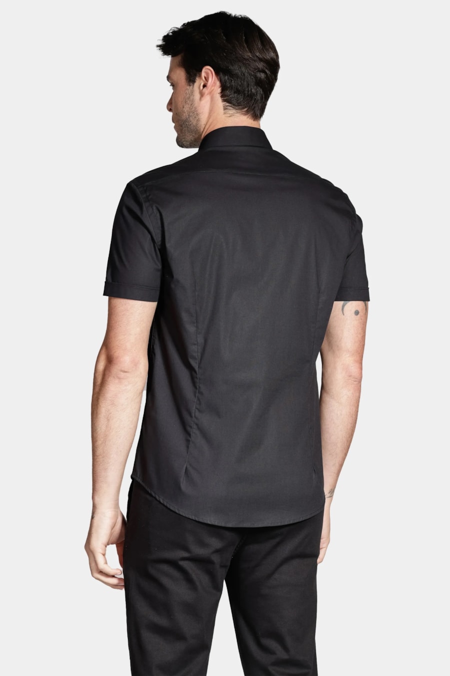 Camisa Manga Curta Slim Tricoline Stretch Liso Preto — foto 4 de 6
