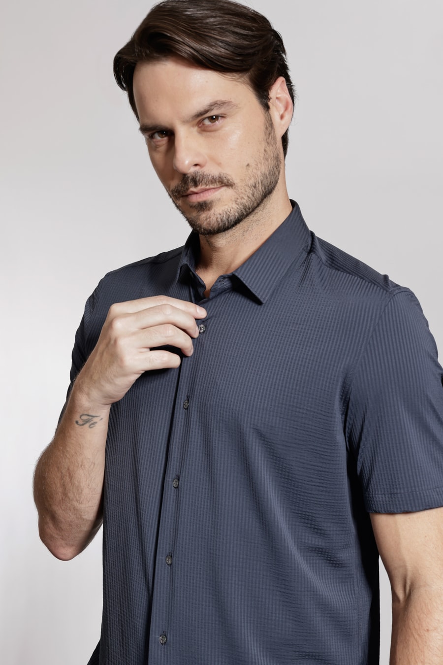 Camisa Manga Curta Texturizada Elastic Wave Marinho — foto 3 de 5