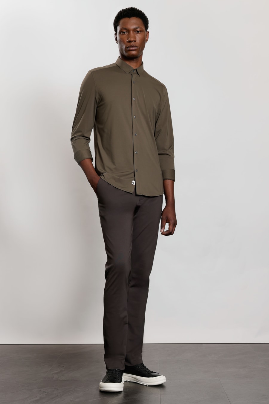 Camisa Manga Longa Bold Everyday Verde Militar — foto 2 de 5