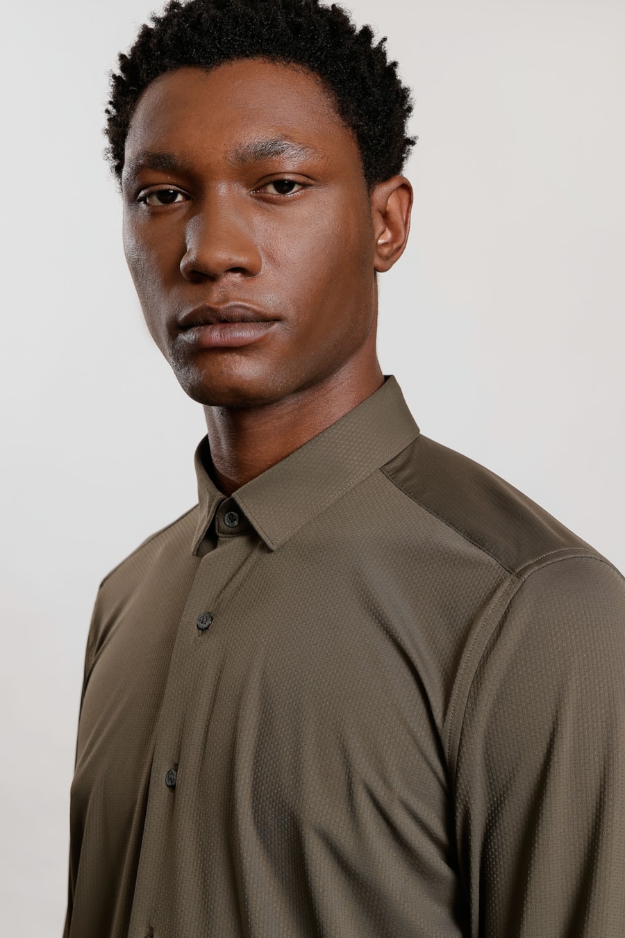 Camisa Manga Longa Bold Everyday Verde Militar — foto 3 de 5