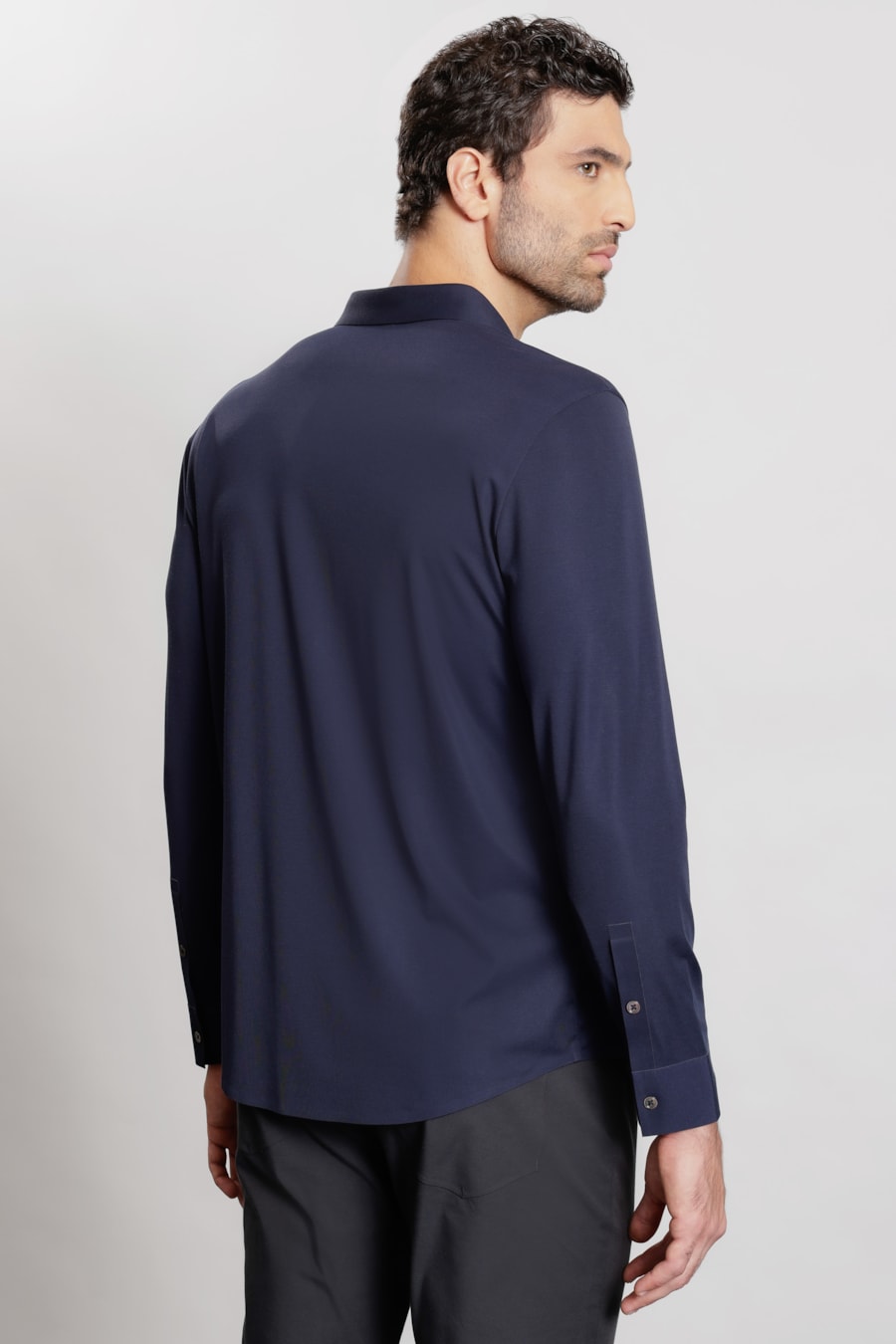 Camisa Manga Longa Bonded Toque de Seda Marinho — foto 4 de 5