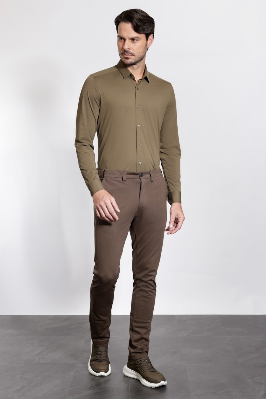 Camisa Manga Longa Classic Everyday Verde Militar — foto 2 de 5