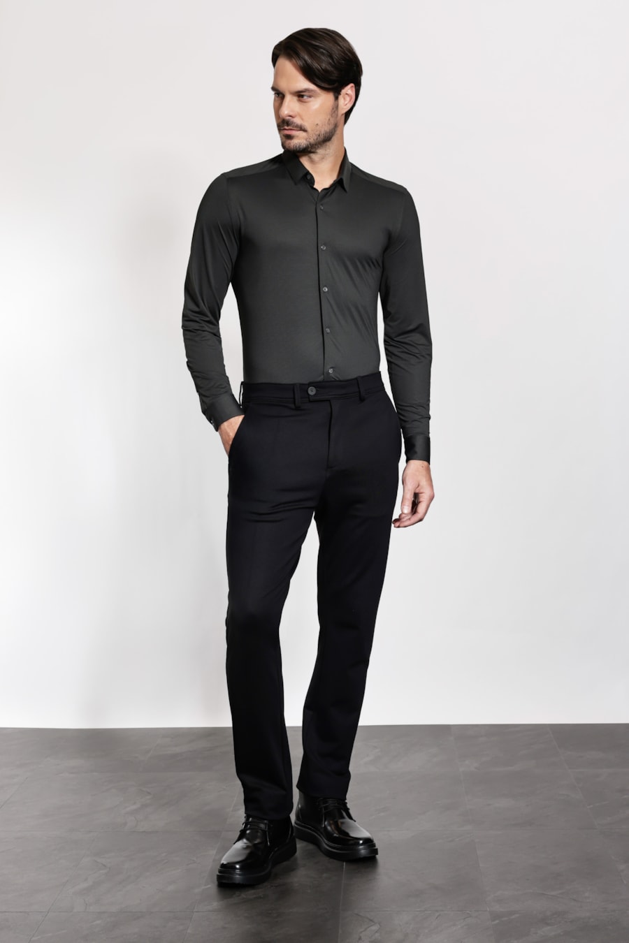 Camisa Manga Longa Oxford Breeze Cinza Grafite — foto 2 de 5
