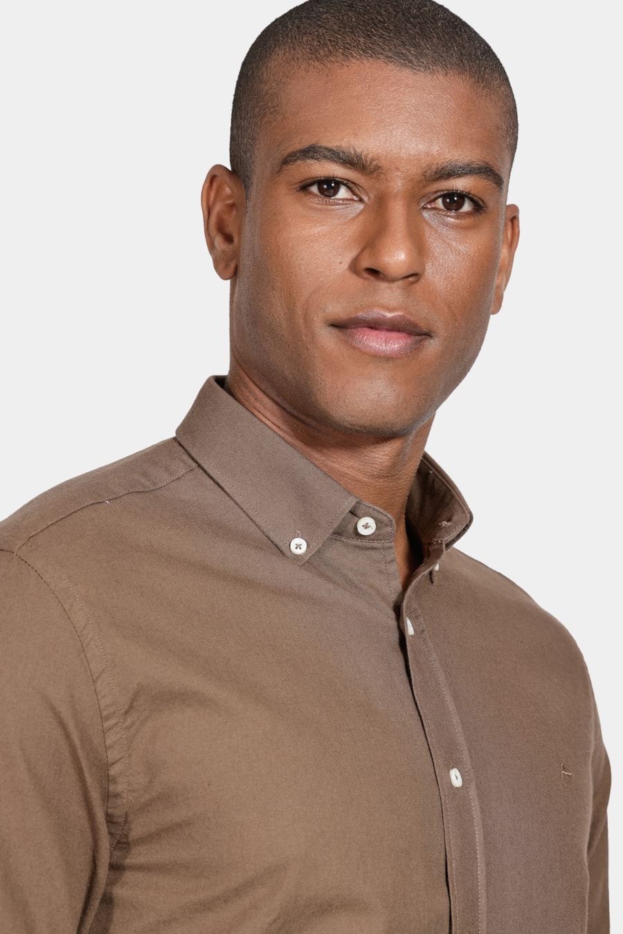 Camisa Manga Longa Oxford Button Down Planalto Cáqui — foto 3 de 5