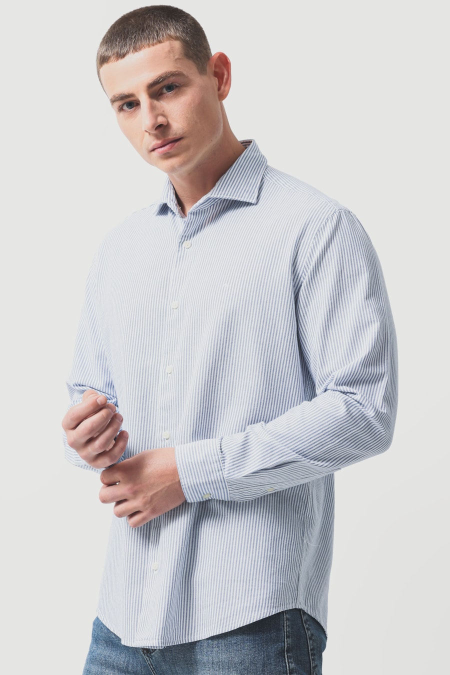 Camisa Manga Longa Regular Algodao Listrada Branco C/Azul — foto 1 de 6
