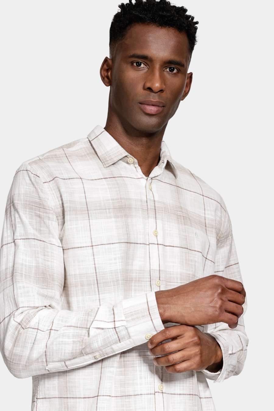 Camisa Manga Longa Regular Algodão Xadrez Off White C/ Caqui — foto 3 de 6