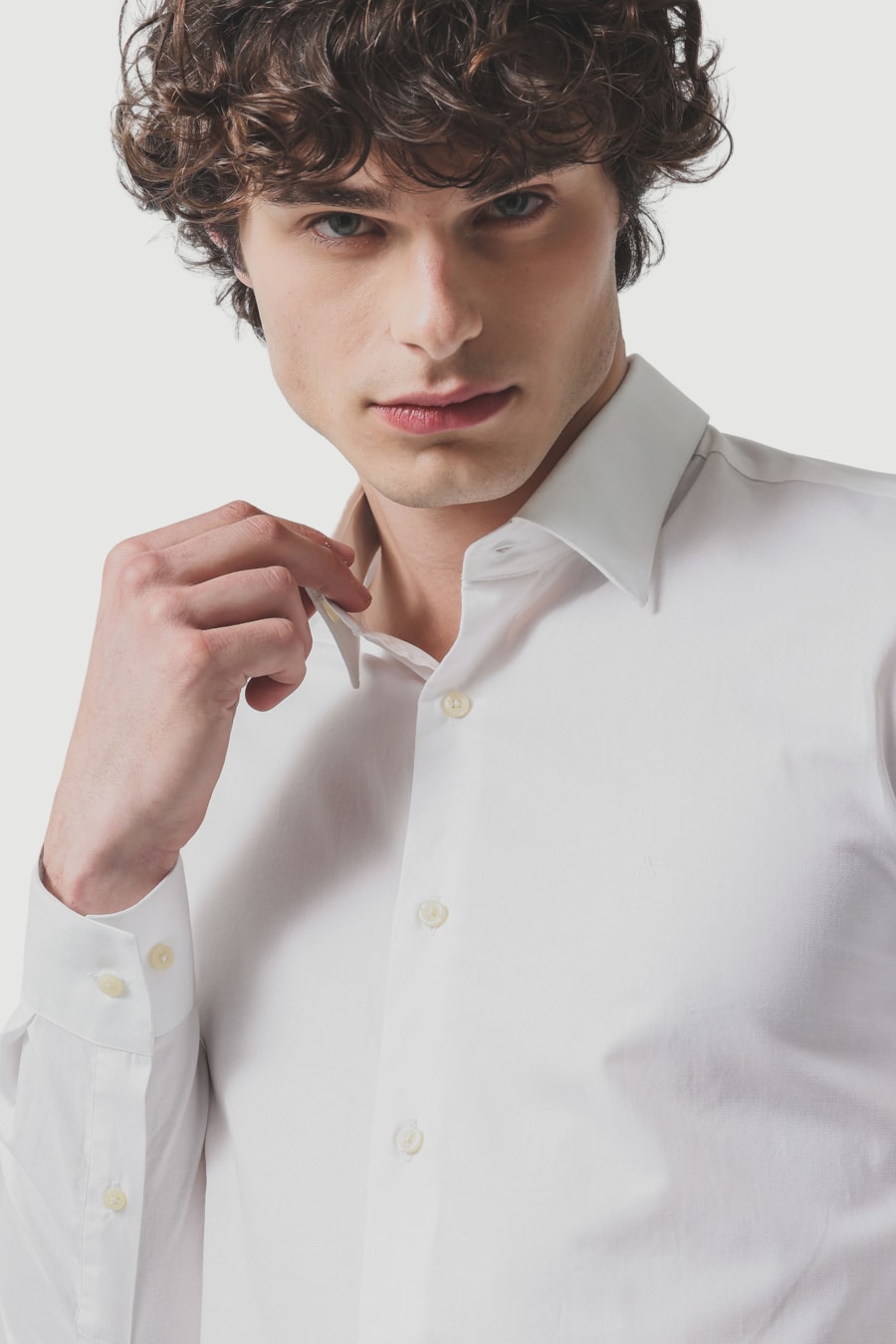Camisa Manga Longa Regular Fio 50 Egipcio Petronas Branco — foto 3 de 6
