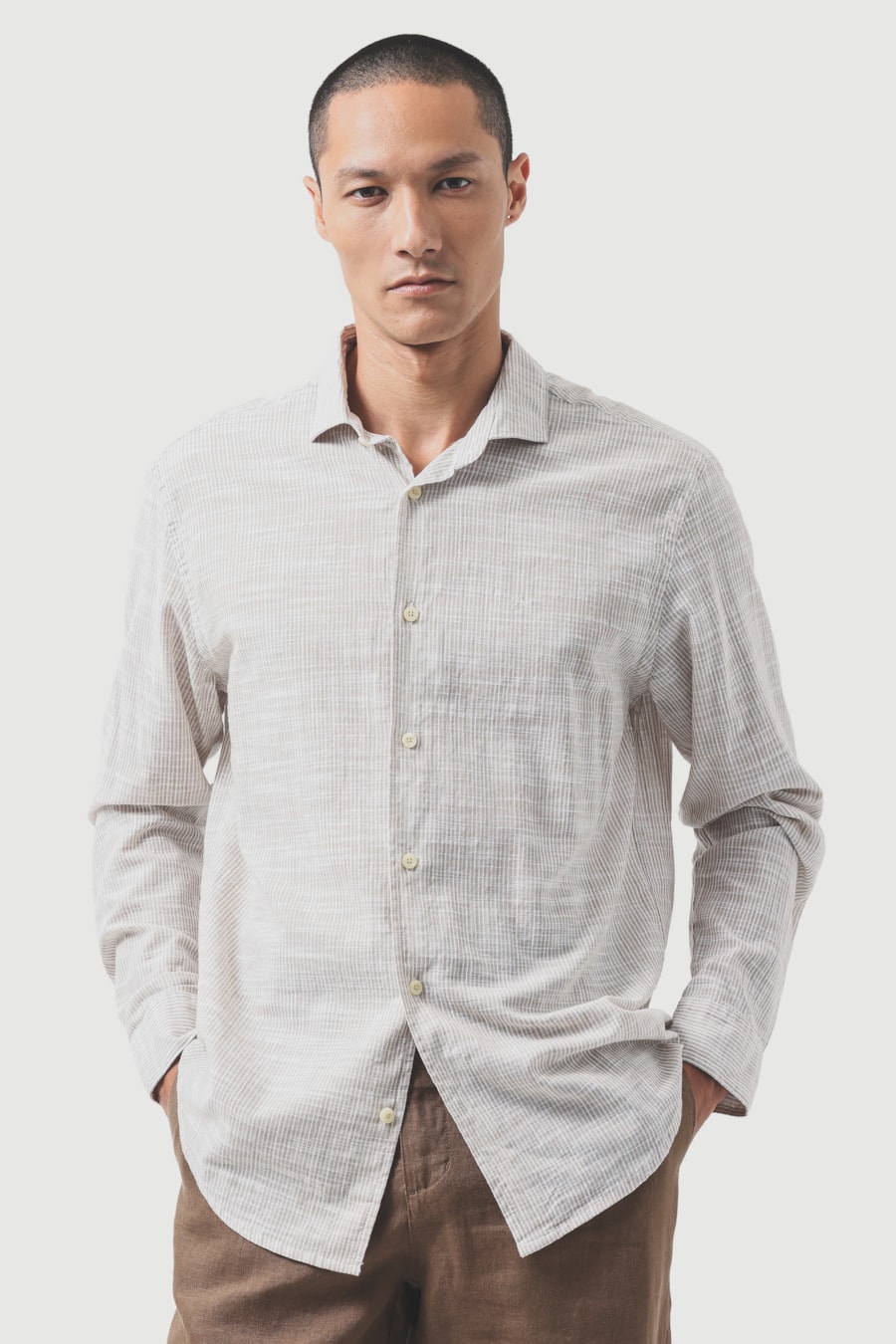 Camisa Manga Longa Regular Flame Listrada Caqui / Branco — foto 1 de 6