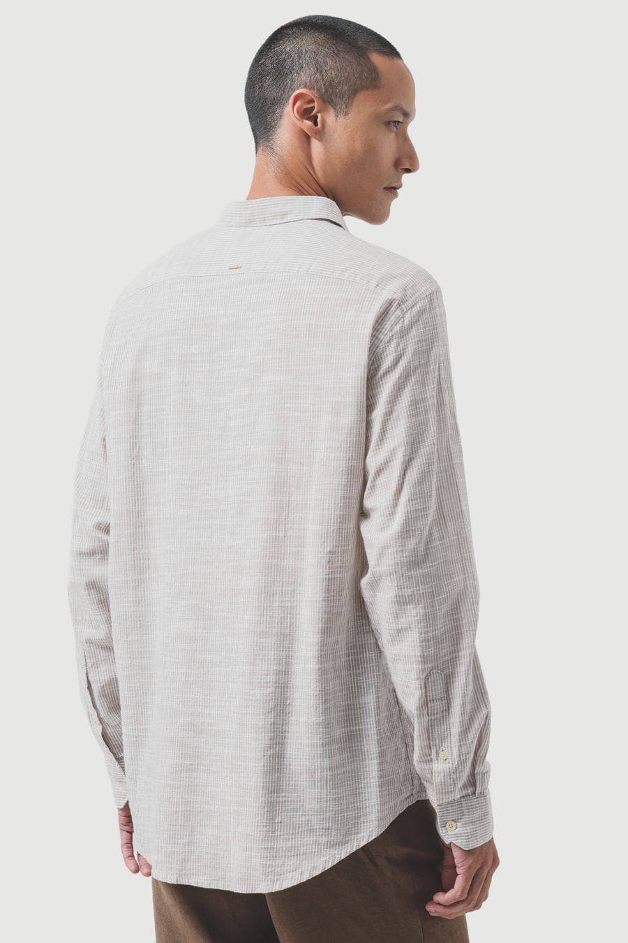 Camisa Manga Longa Regular Flame Listrada Caqui / Branco — foto 4 de 6