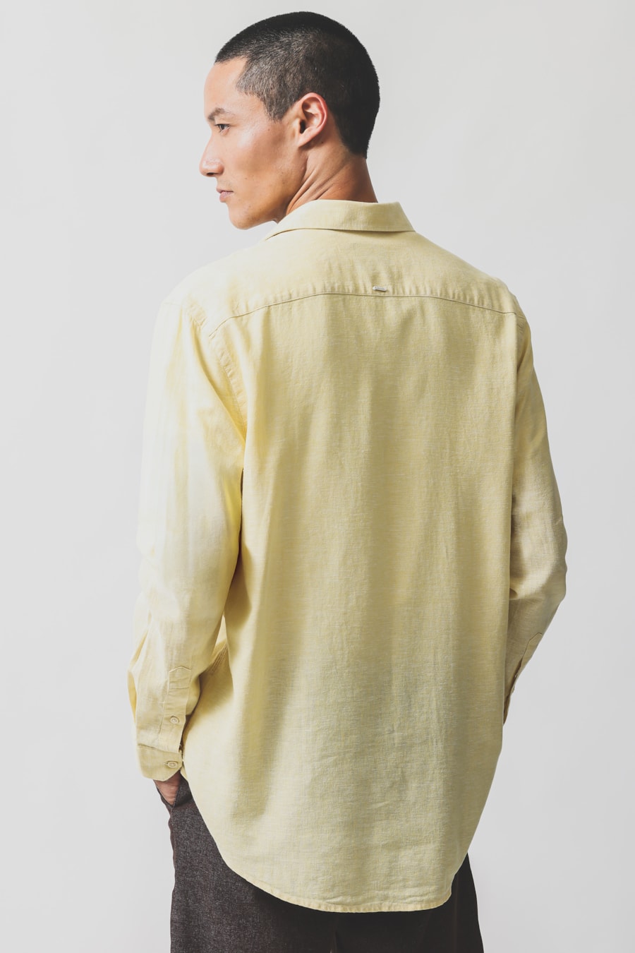 Camisa Manga Longa Regular Linho Algodão Surat Amarelo — foto 4 de 6