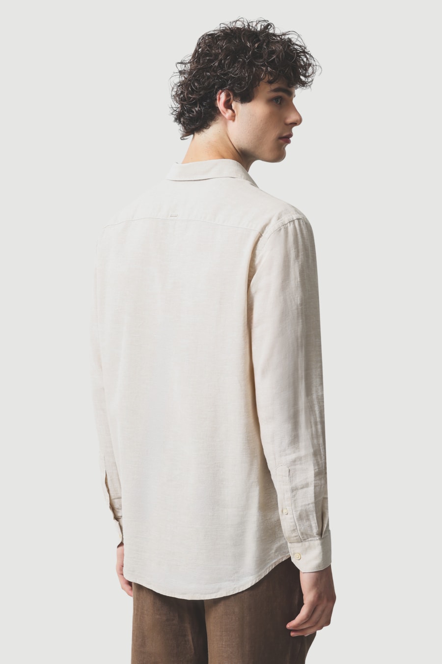 Camisa Manga Longa Regular Linho Algodão Surat Caqui — foto 4 de 6